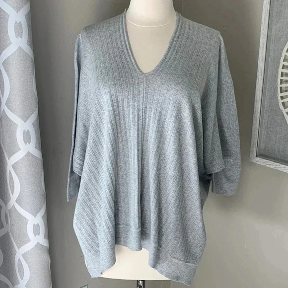 Cabi Watson gray pullover sweater with dolman sleeves - Picture 1 of 5